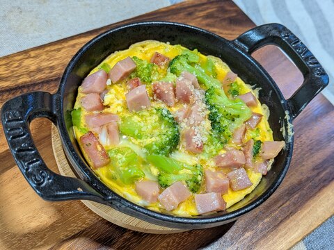 ストウブ12センチ~ボロニアソーセージ&ブロコオムレツ
